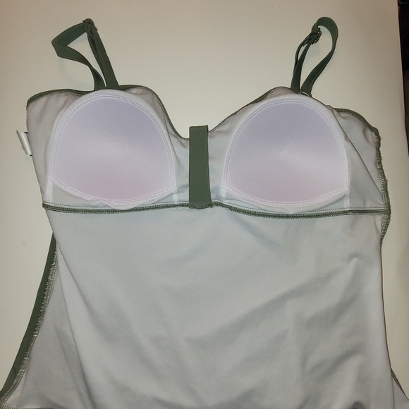 Hilor Tankini Retro Ruched Swimsuit Top with Ruffled Peplum Hem New Without Tag - Picture 10 of 12
